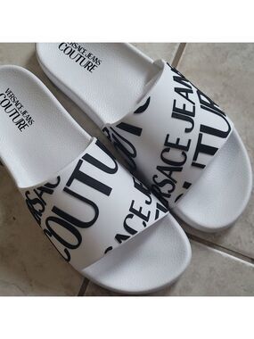 Versace MEN'S SUMMER LOGO POOL SLIDES NEW 10 WHITE AND BLACK